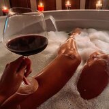 Nu intalniri, doar mesaje vocale roluri